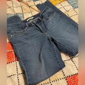 NWOT LEVI’S Women’s jeans